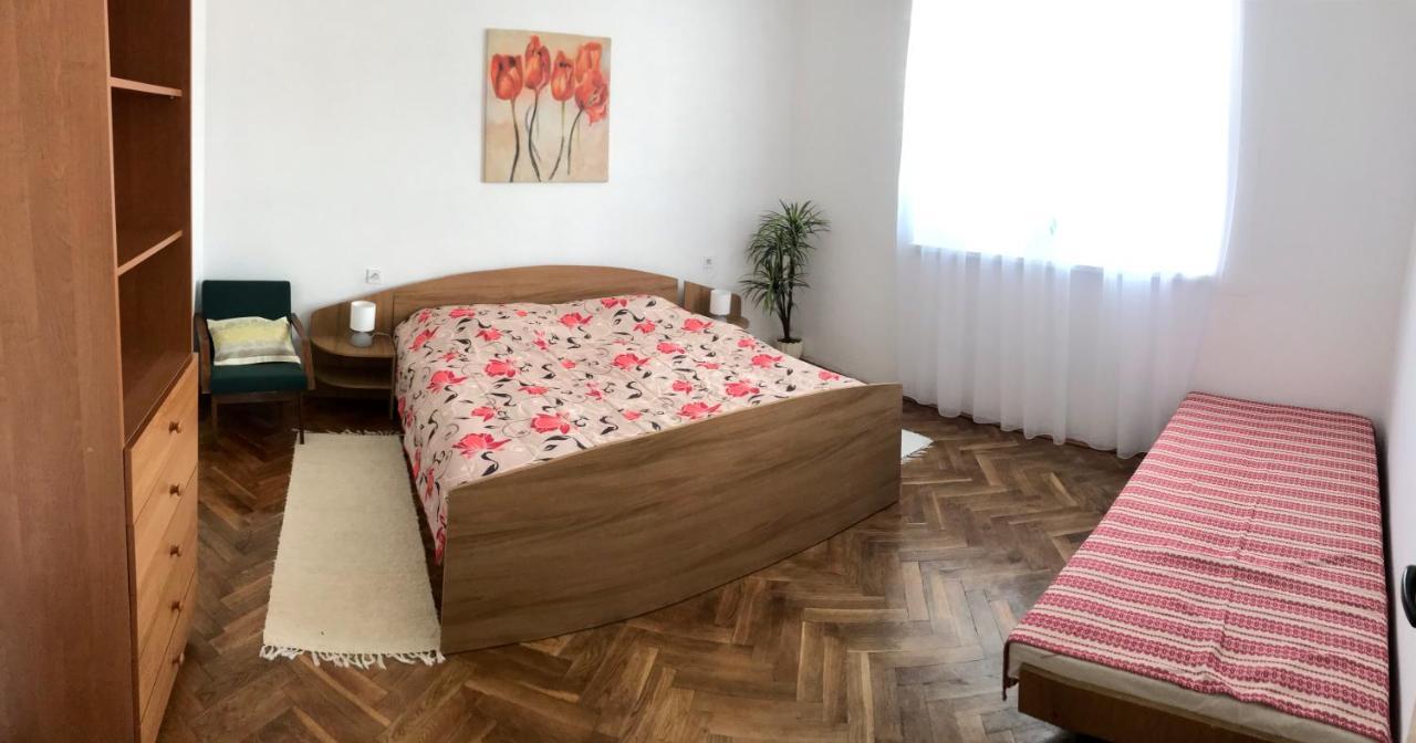 Cenovo výhodné ubytovanie v tichej štvrti Snina Exterior foto