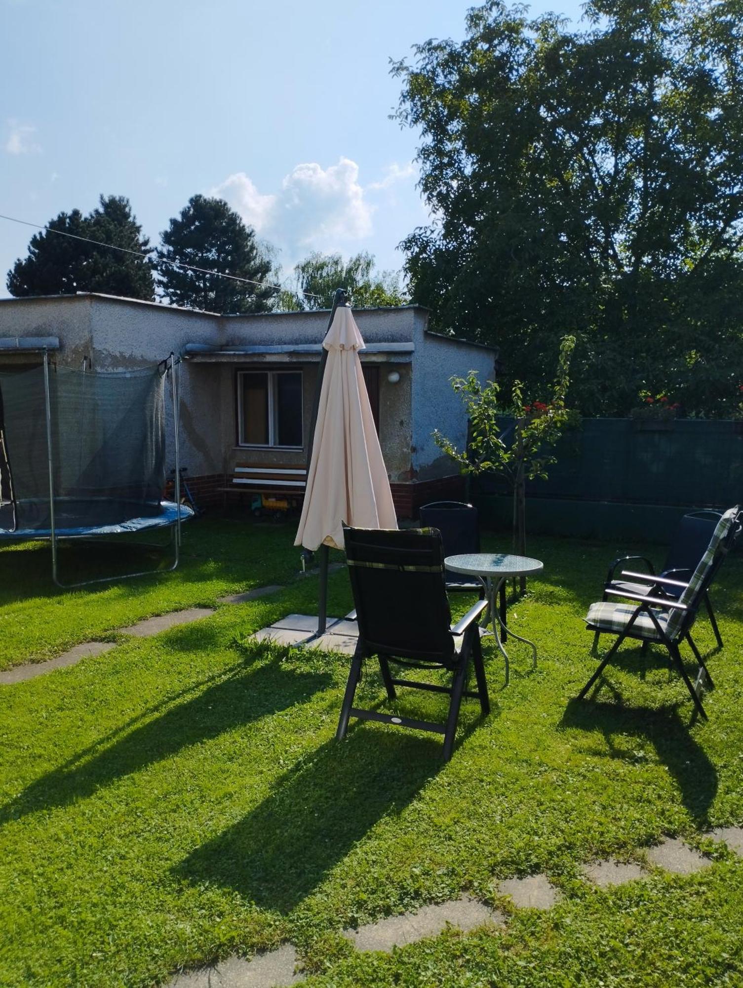 Cenovo výhodné ubytovanie v tichej štvrti Snina Exterior foto